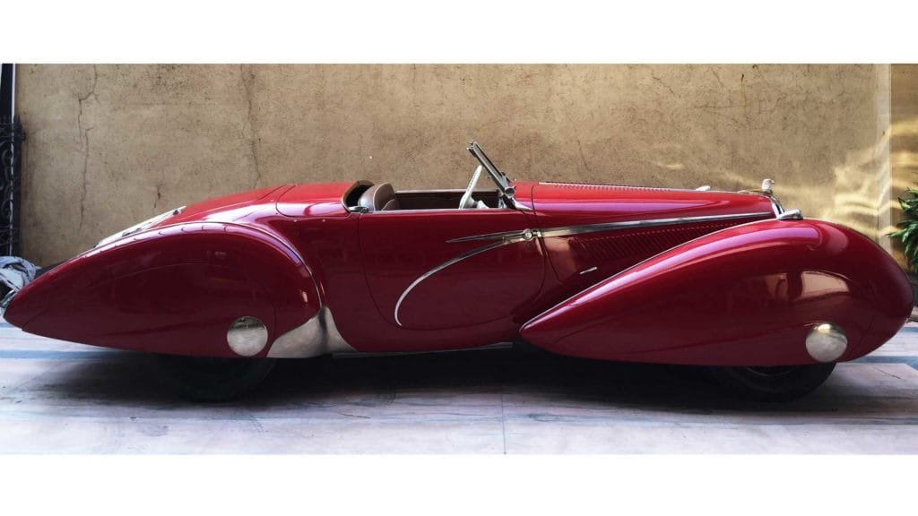 Side view of low roofline and other streamline features on Delahaye 135MS 1939, Photo Credit: Karl Bhote