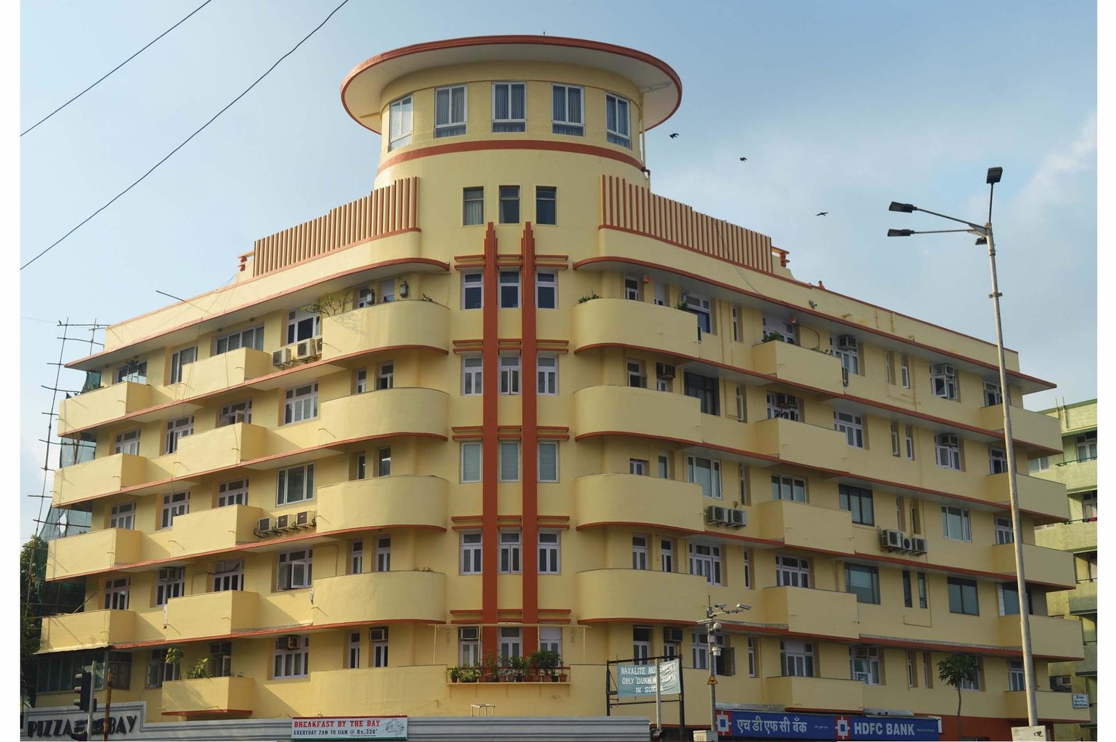 Street corner view of Soona Mahal, Marine Drive